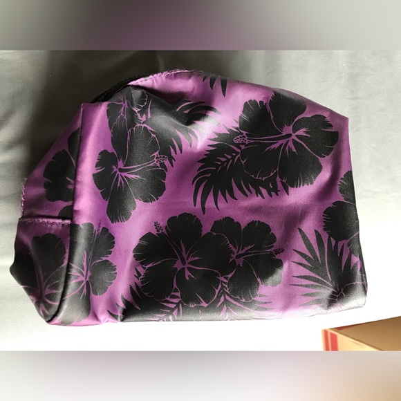 VS PINK Cosmetic Bag NWOT - Picture 4 of 5